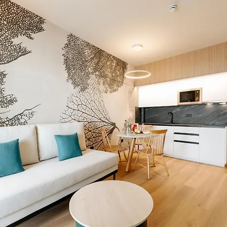 001 Higos Boutique Singular Aparthotel 4*