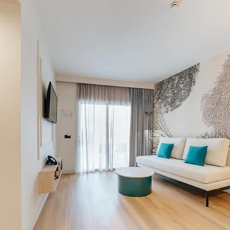 001 Higos Boutique Singular Aparthotel