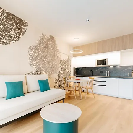 001 Higos Boutique Singular Aparthotel 4*