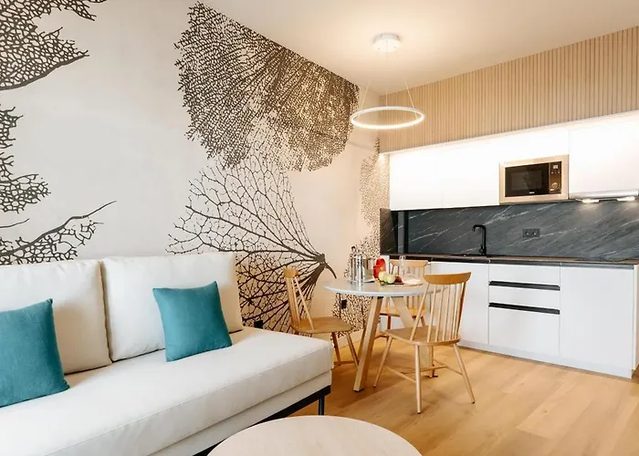 R2 Higos Aparthotel 4*